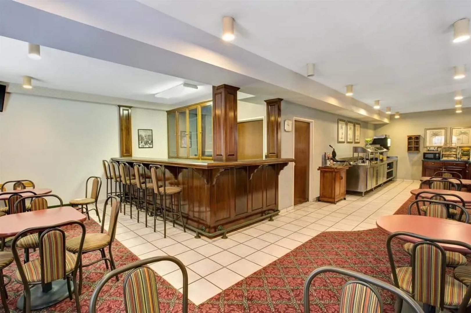 Days Inn & Suites Hickory