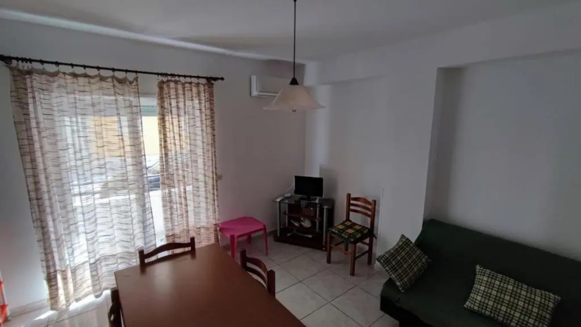 via dei pini n°63 int. 1