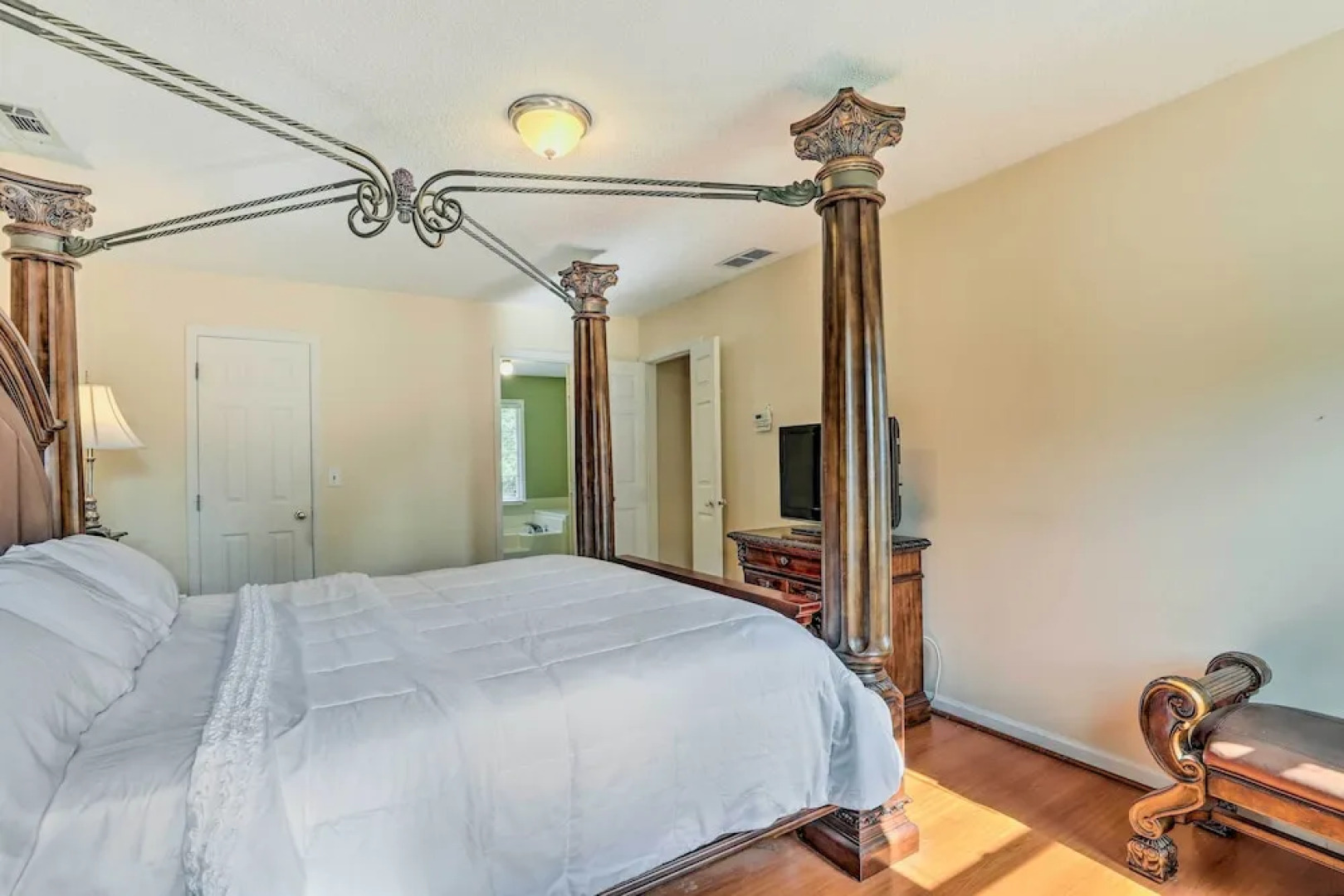 Pet-friendly House w/ Deck in Lawrenceville