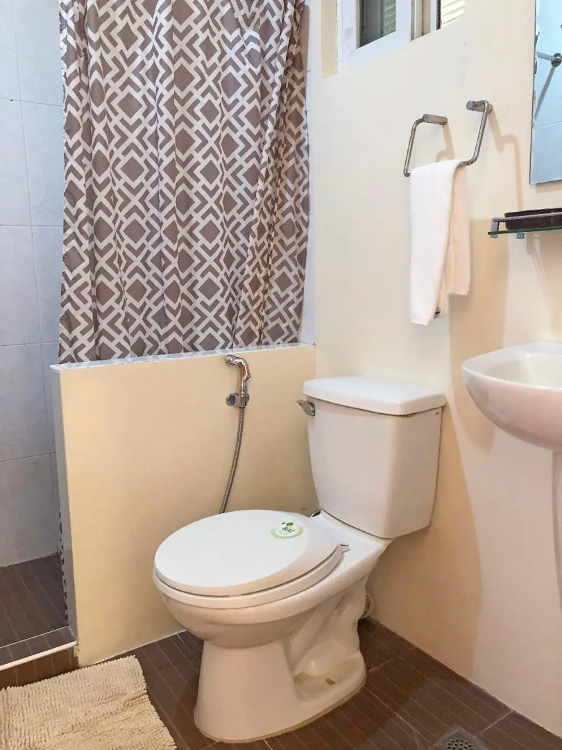 OYO 889 Amboy Hometel