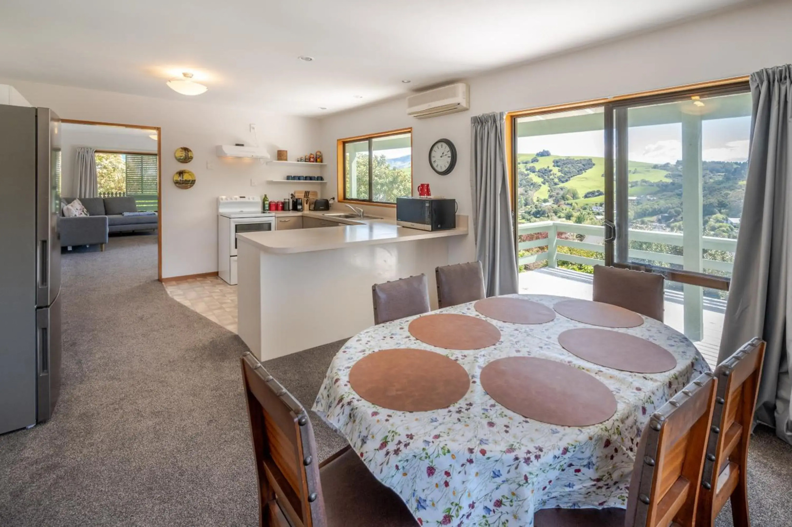 Libeau Lane Views - Akaroa Holiday Home