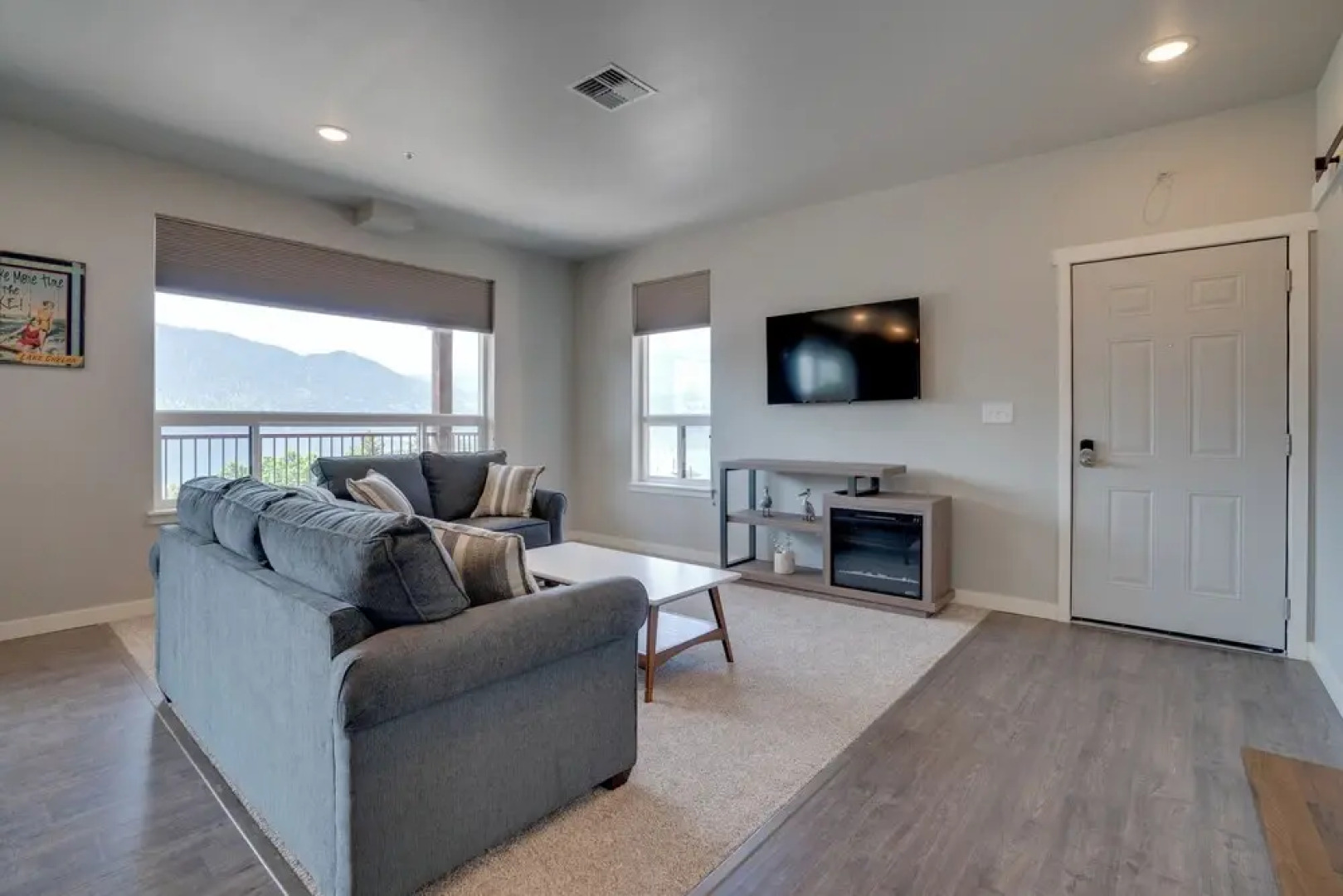 Lake Chelan Condo w/ Resort Pool & Hot Tub!