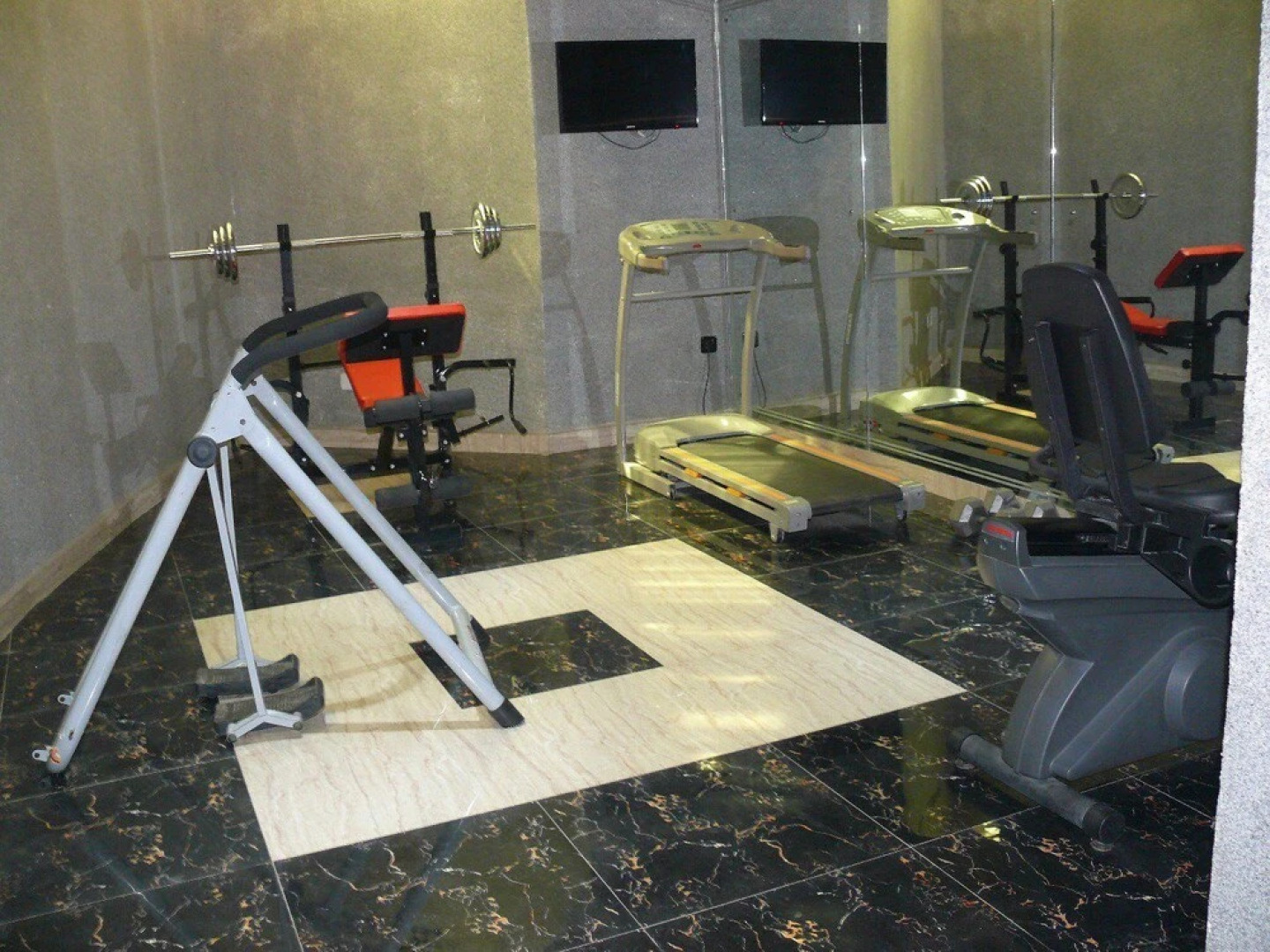 Max Royal Hotel & Suites