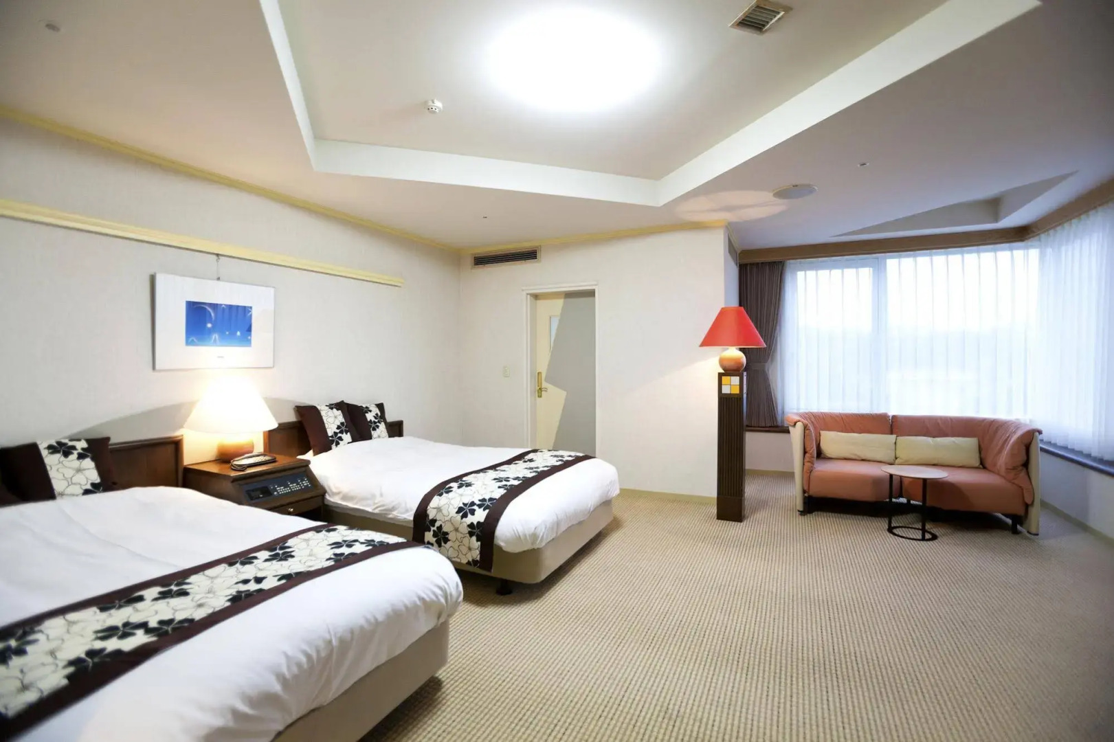 Northern Arc Resort Hotel