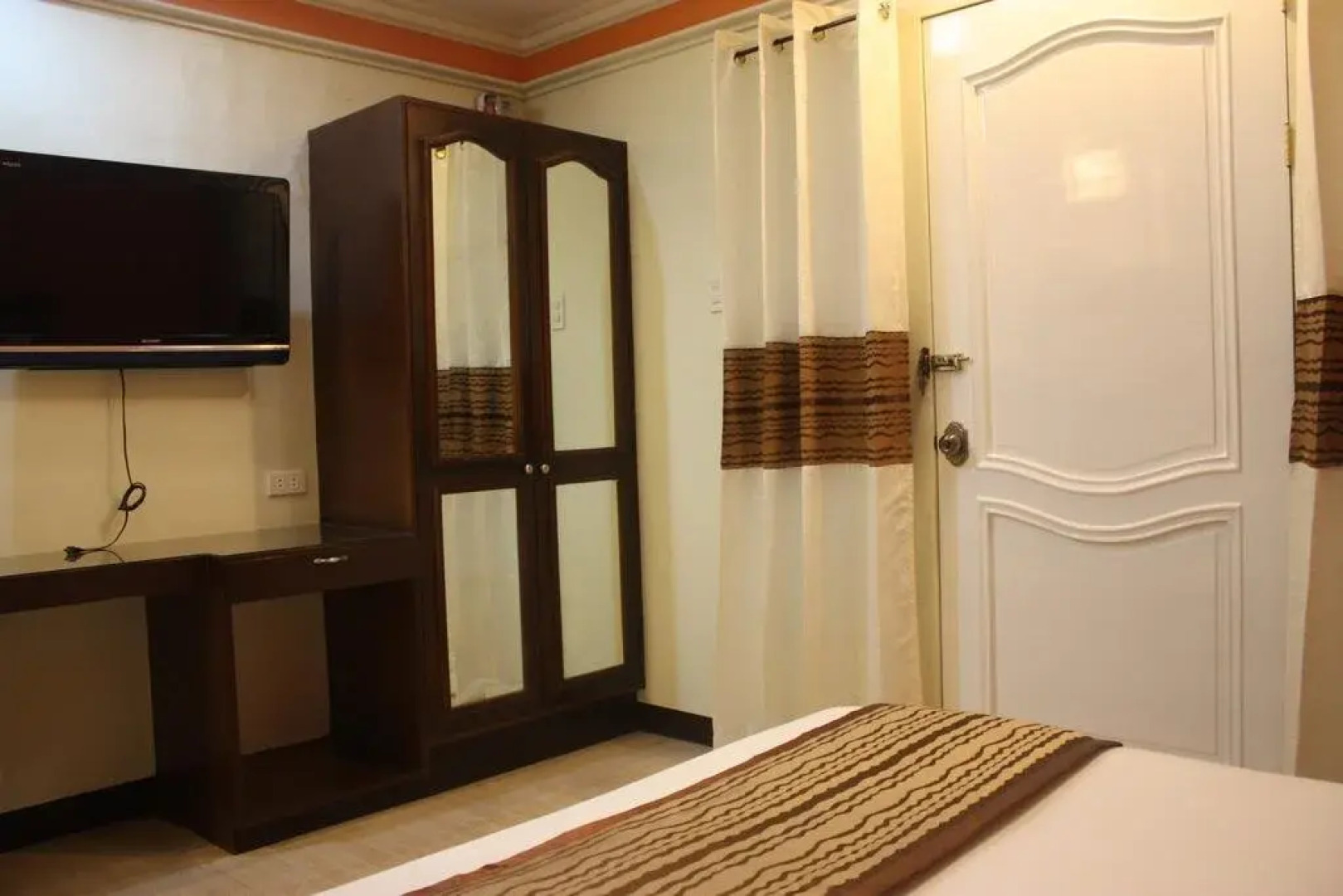 La Piscine Bed And Breakfast