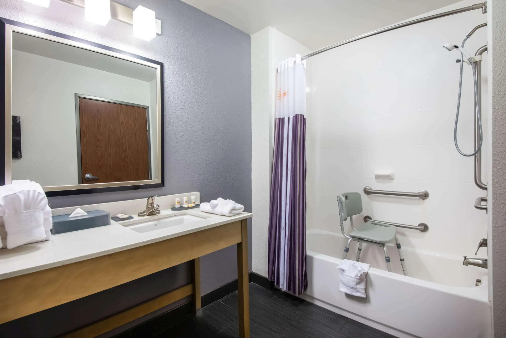 La Quinta Inn & Suites by Wyndham Morgantown