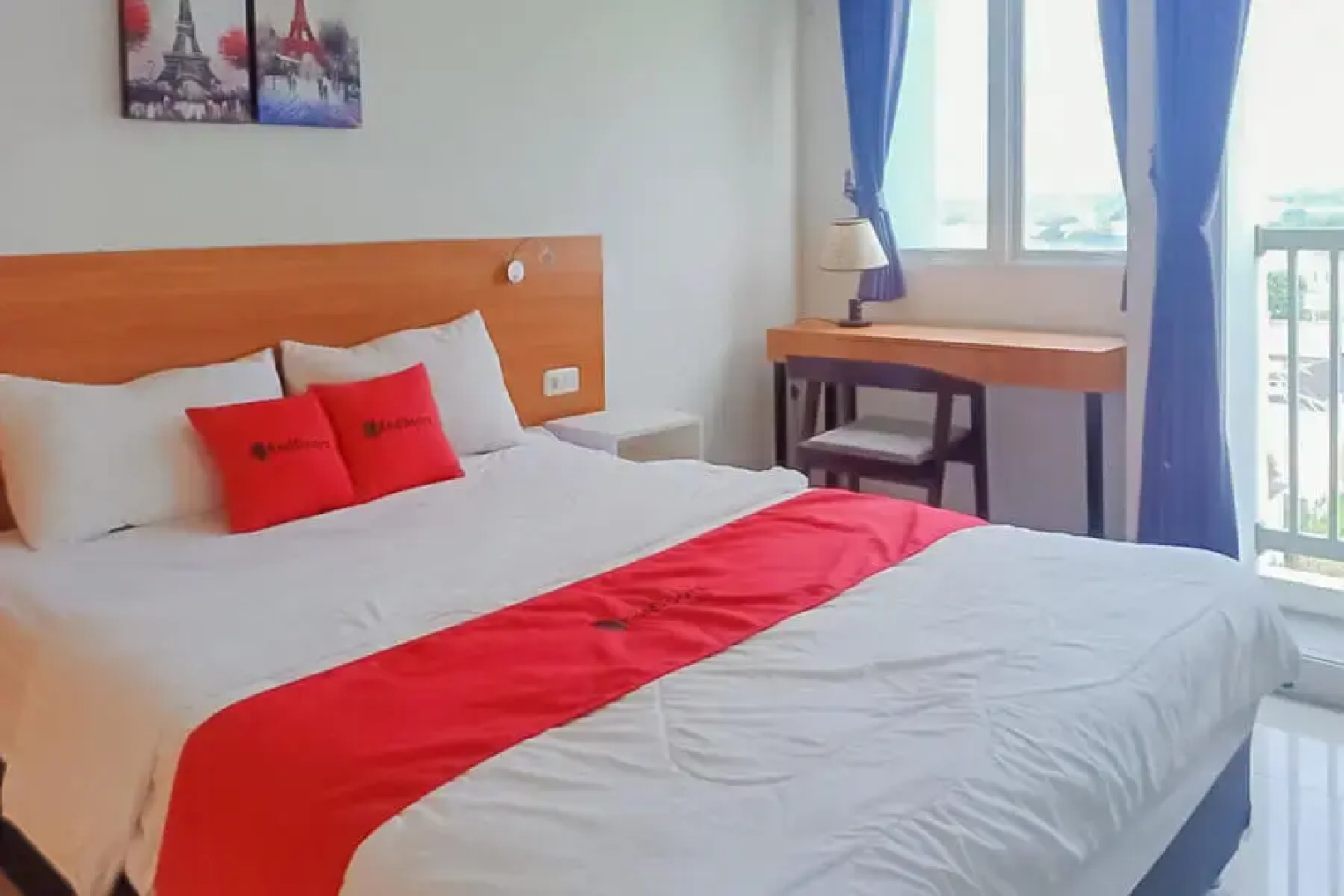RedDoorz Apartemen @ Grand Sentraland Karawang