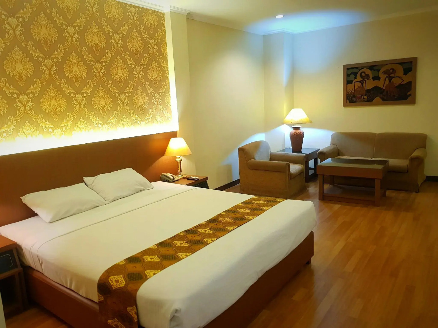 RedDoorz Plus near Solo Square 2