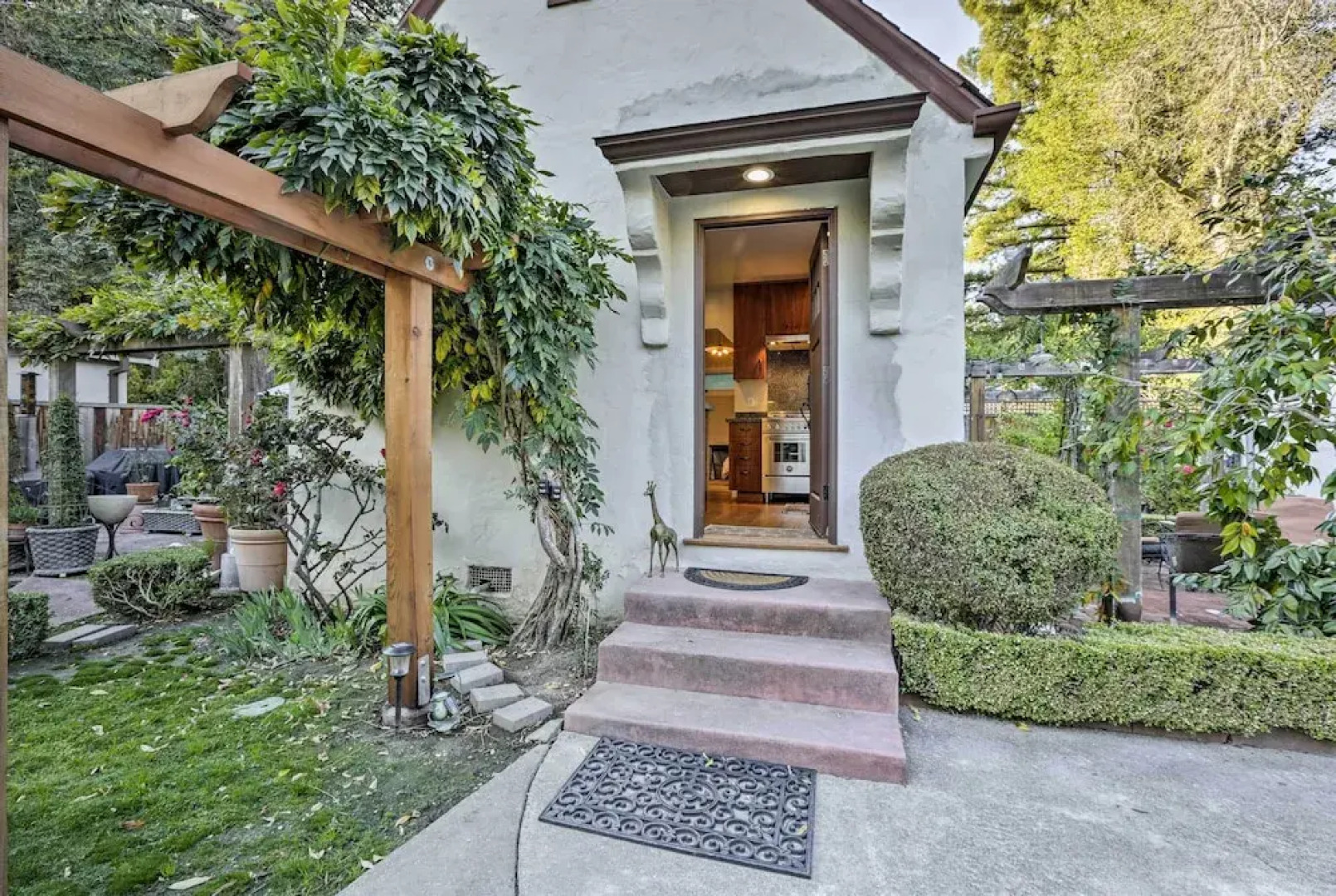 Updated Menlo Park English Tudor Garden Cottage!