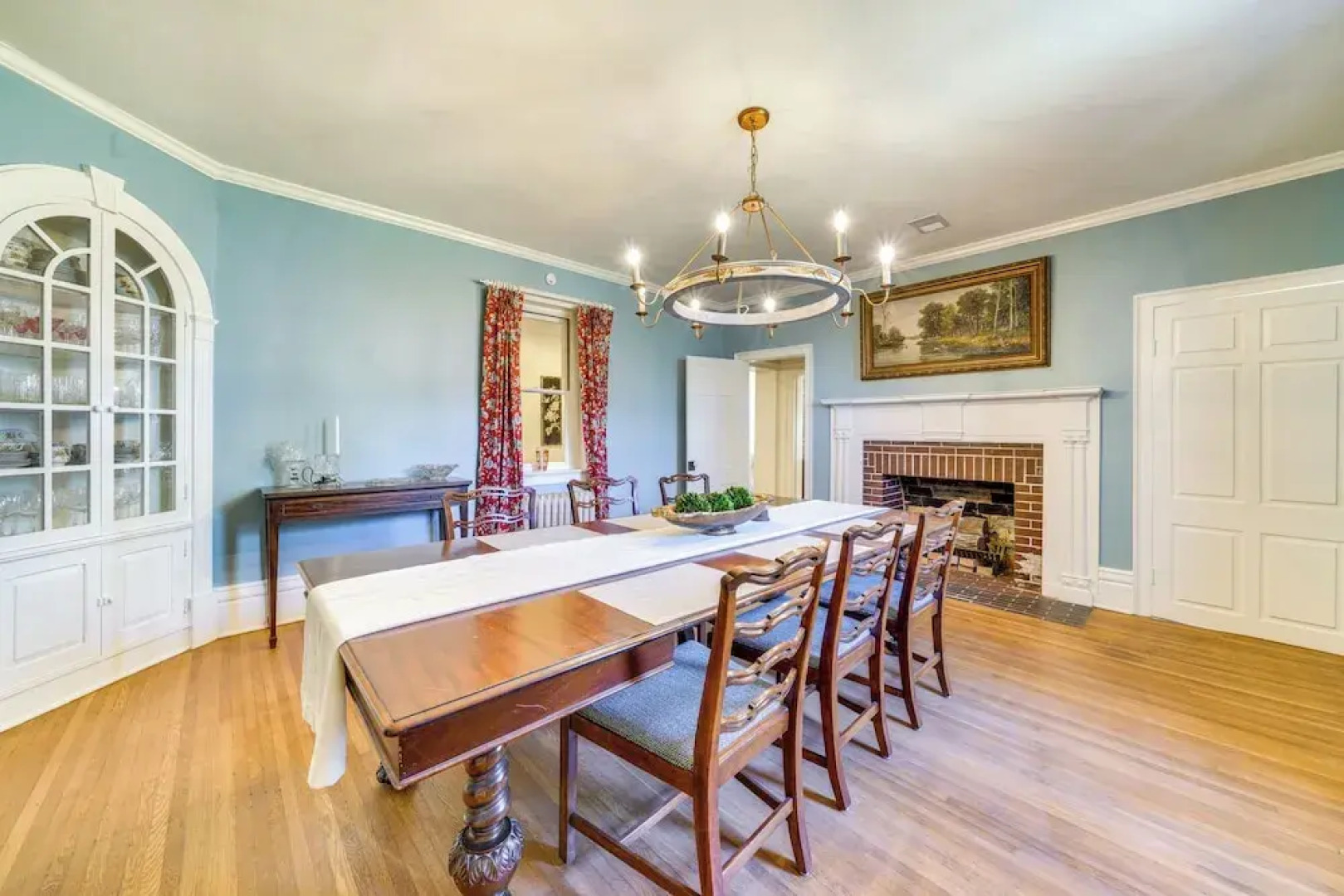 Historic & Spacious Family Home in Nicholasville!