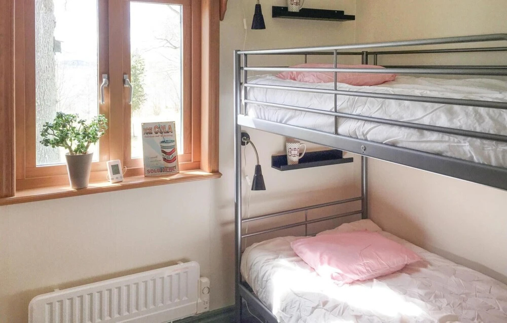 Nice Home in Lekeryd With 5 Bedrooms and Wifi