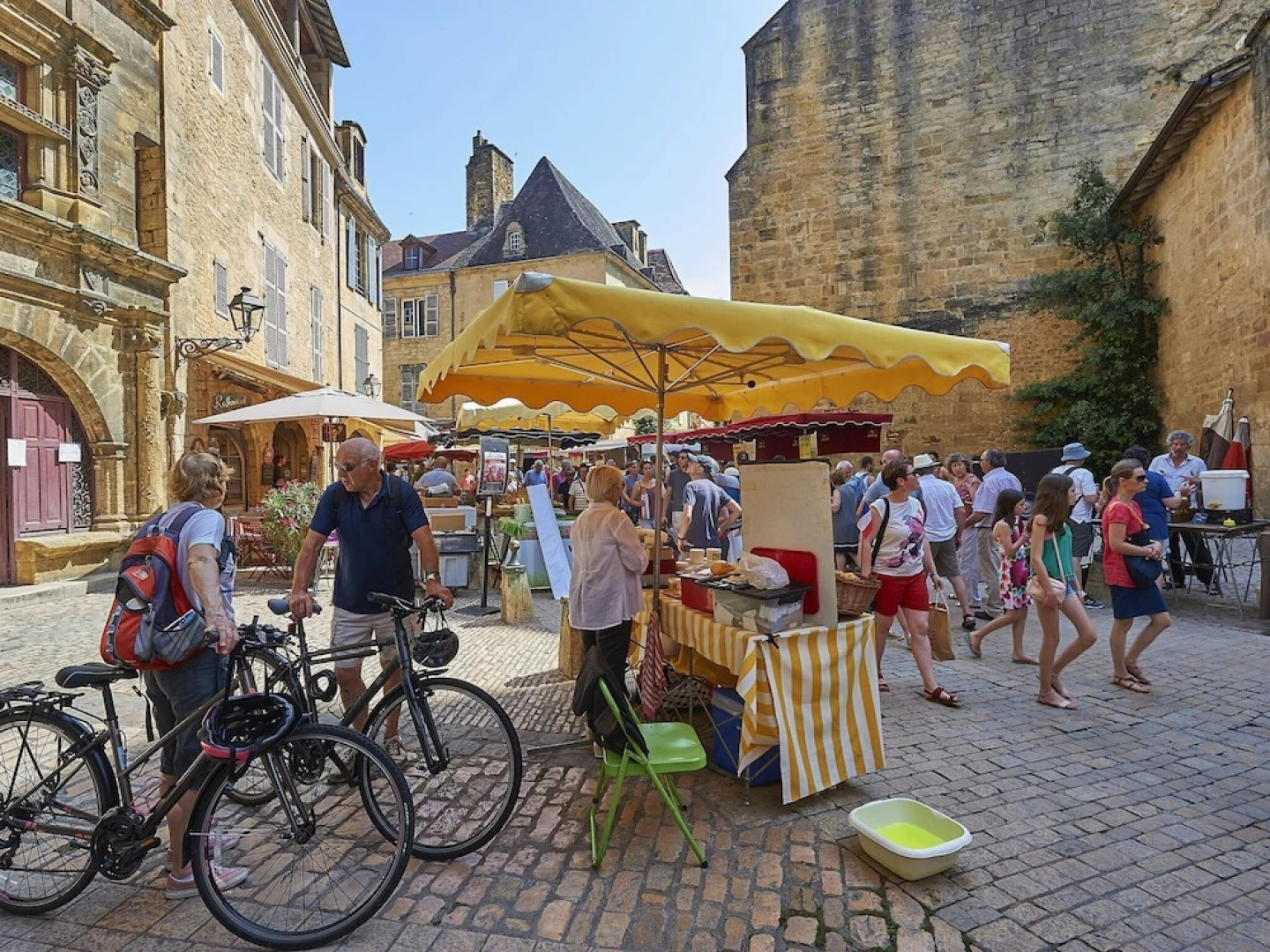 Charming House With a Covered Terrace Near Gourdon