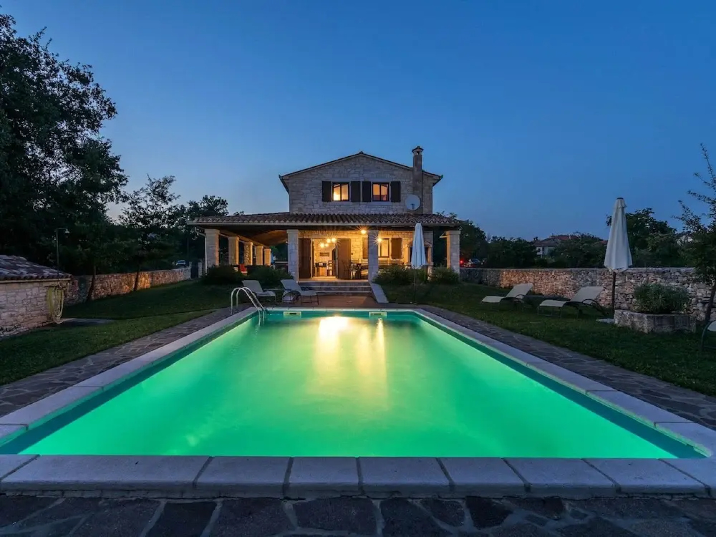 Spacious Villa in Tinjan With Pool