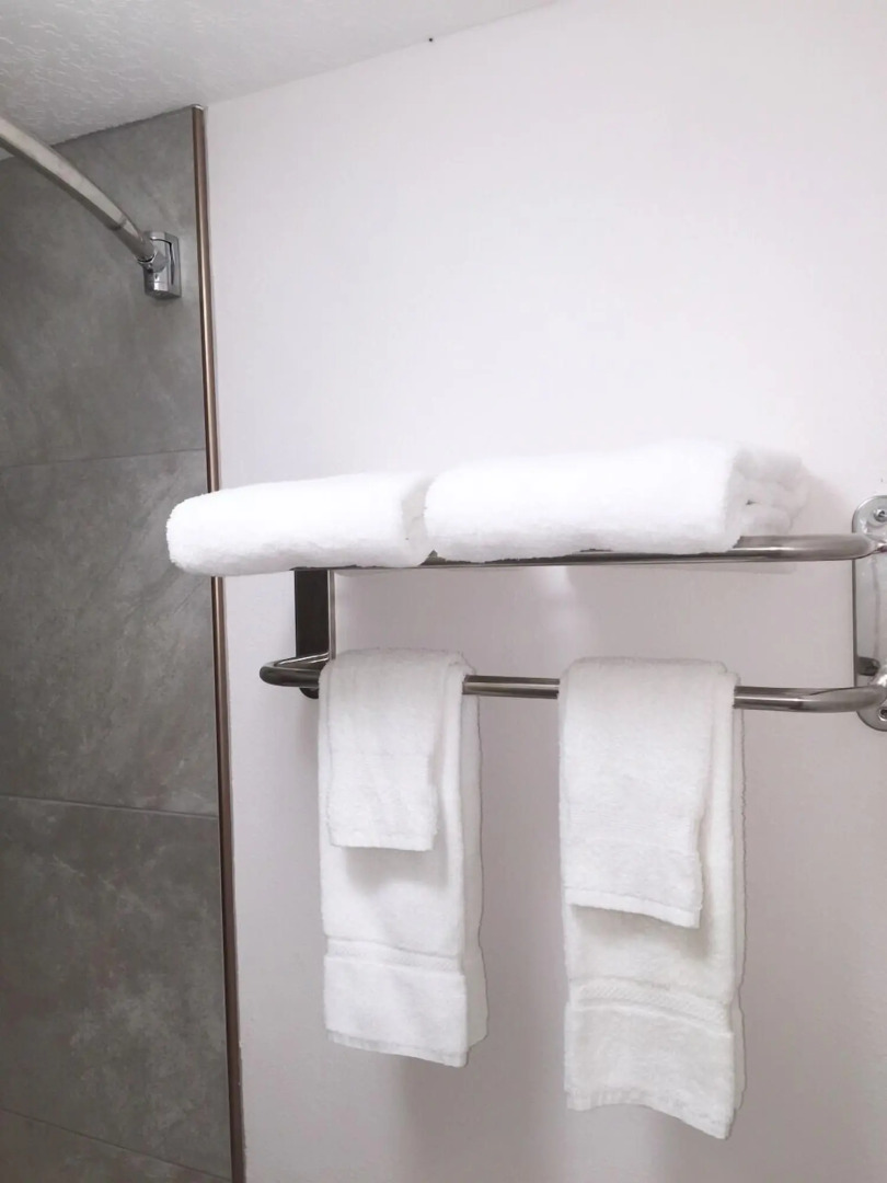 Lantern Inn & Suites