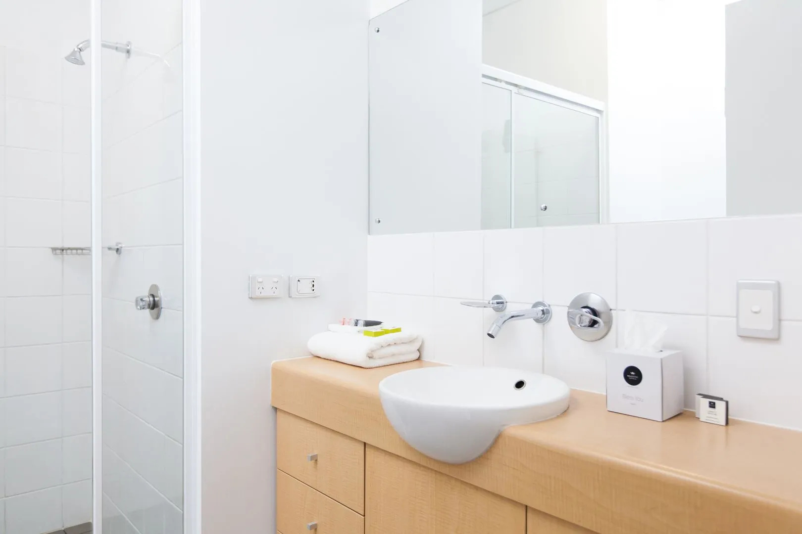 Majestic Oasis Apartments