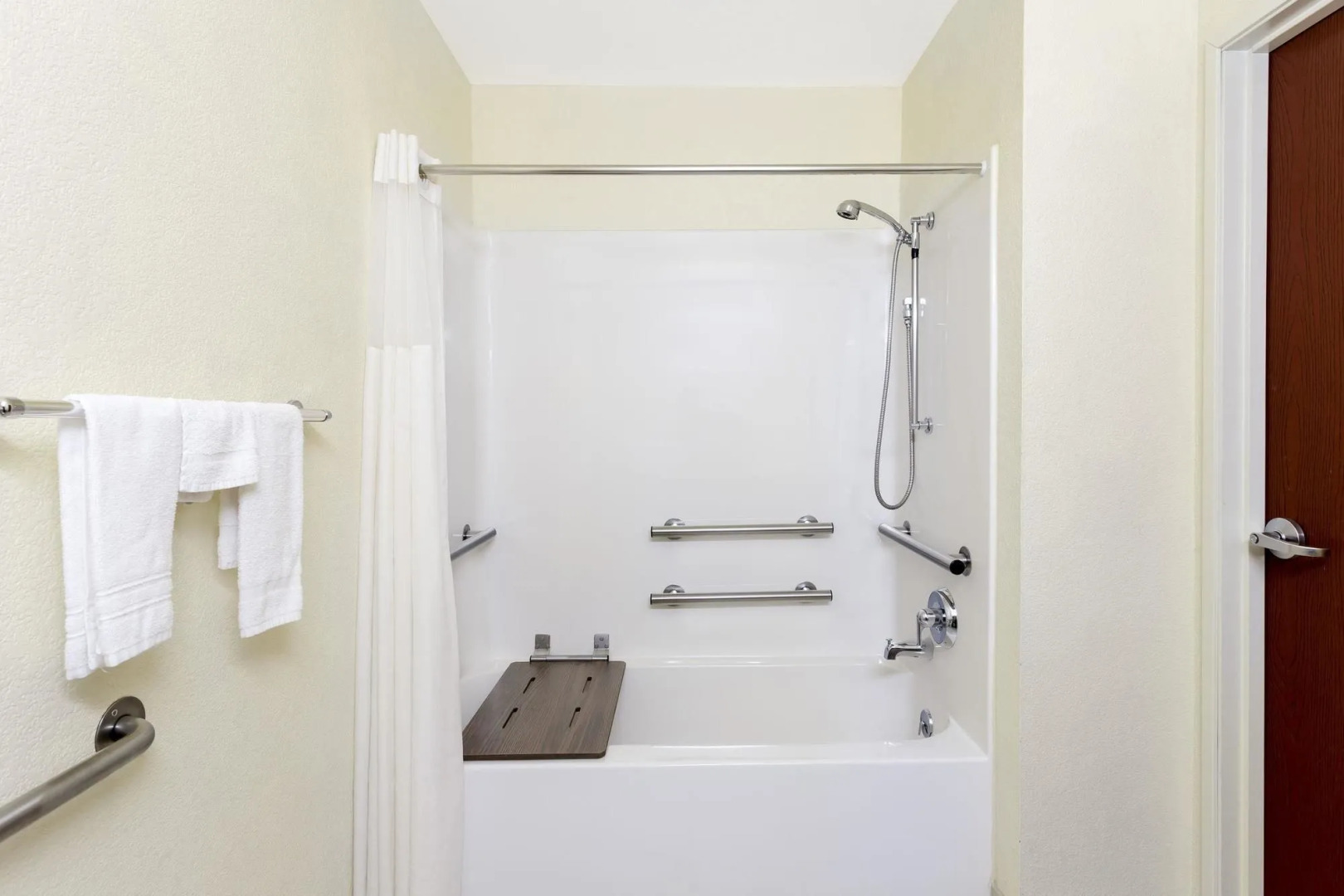 Microtel Inn & Suites by Wyndham Green Bay