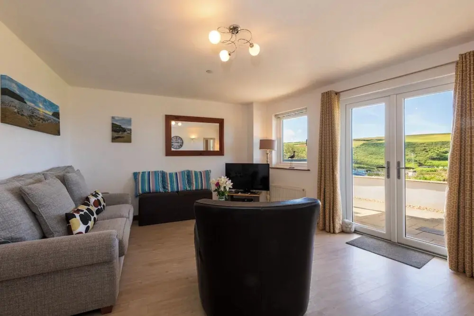 White Lodge Apartments