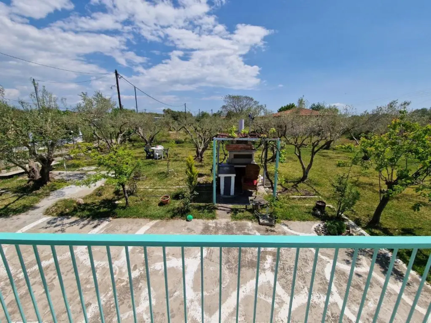 Cheerful 2 bedrooms home near the beach with parking and garden
