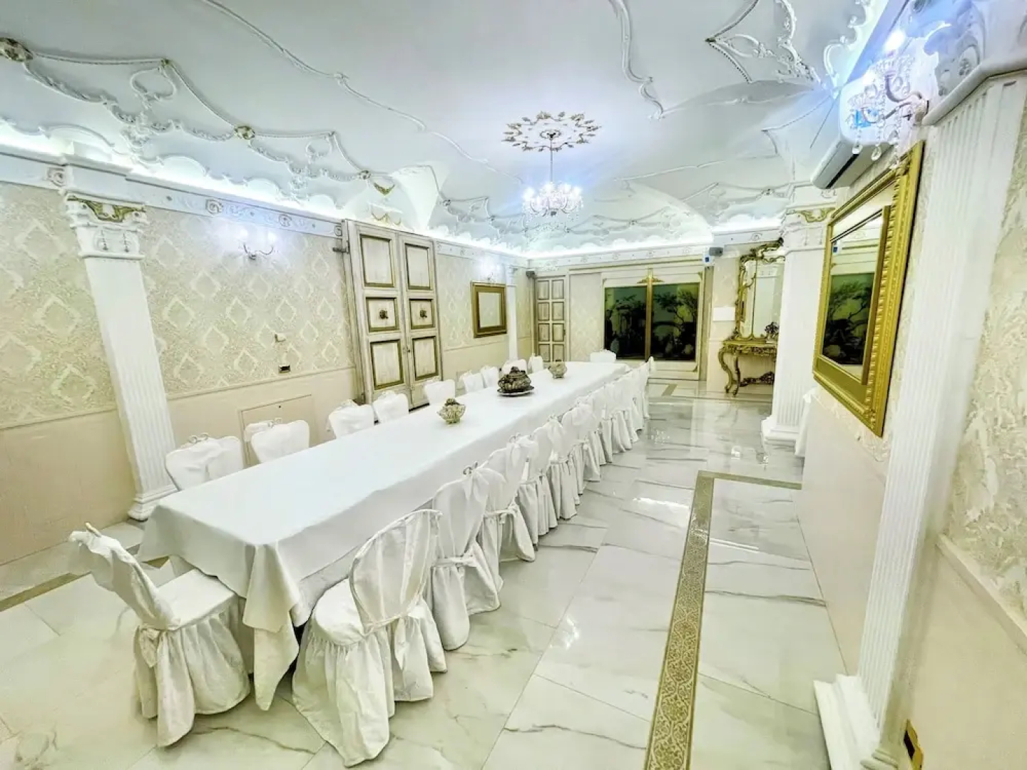 Charming Villa in Umbria - Sleeps 16 - Lake View - Pool, Jacuzzi and Events Room