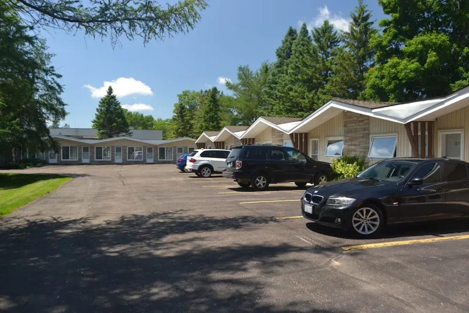 Stratford Suburban Motel