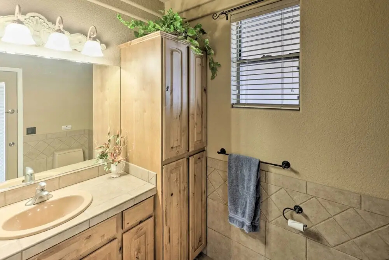 Patio + Lake Havasu View: Scenic Gated Retreat!