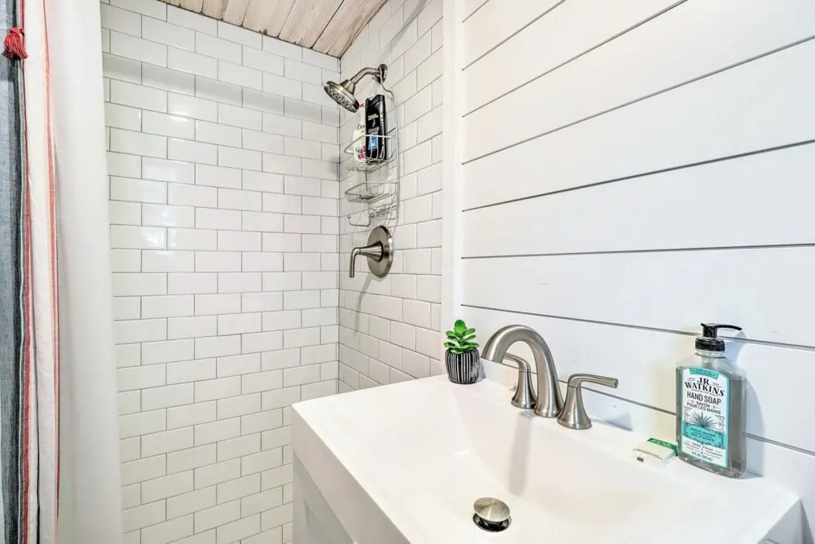 Updated Texas Tiny Home Rental on Lake Travis