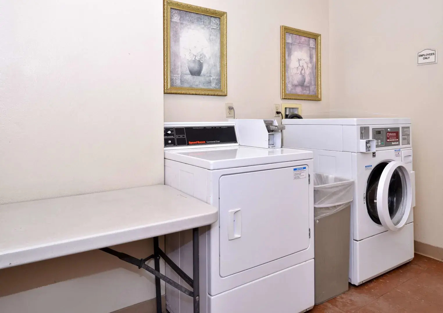 Starlight Inn & Suites Motel 29 Palms Joshua Tree National Park