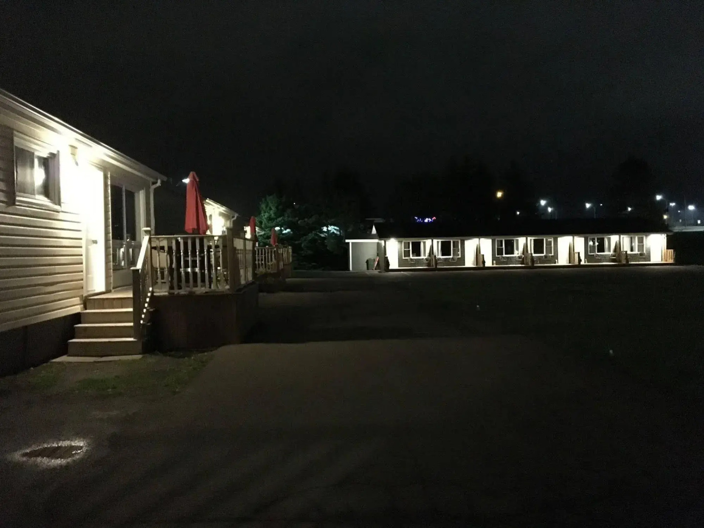 Royalty Maples Motel & Cottages