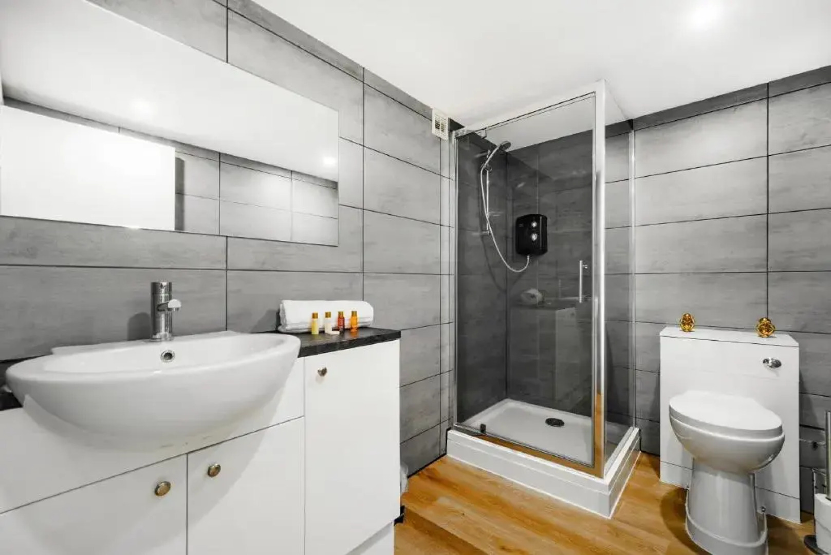 Duplex Apartments By Luxe Your Stays- Sandwell, West Bromwich