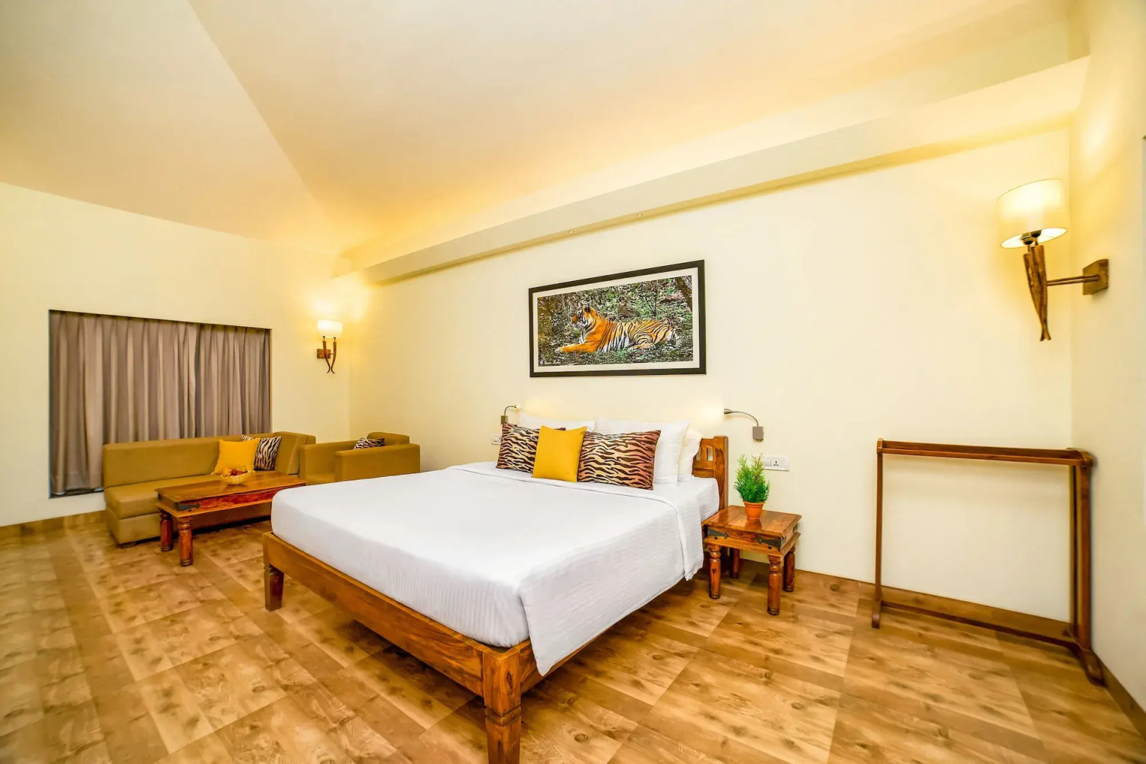 Lemon Tree Wildlife Resort, Bandhavgarh