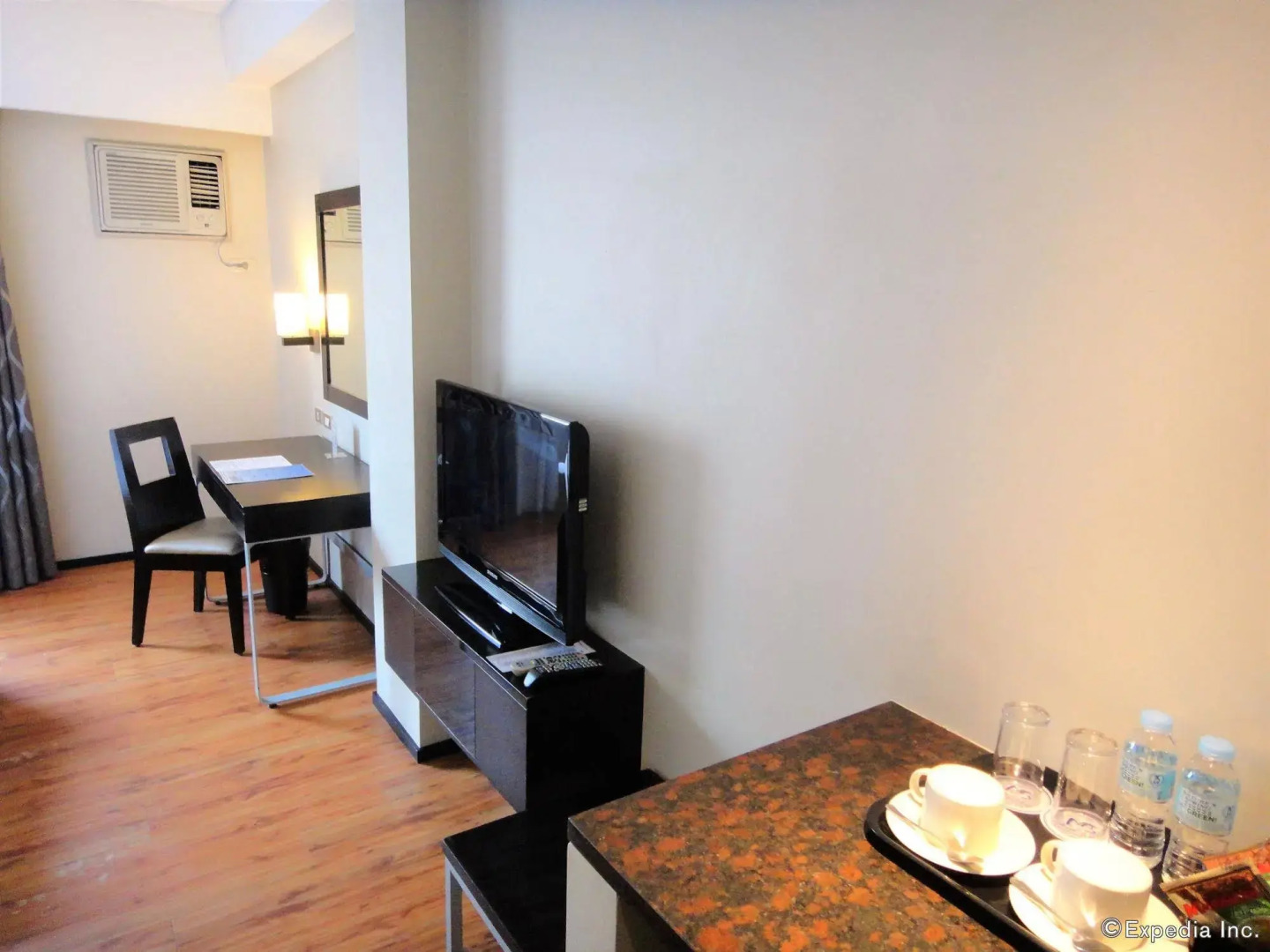 Mallberry Suites Business Hotel