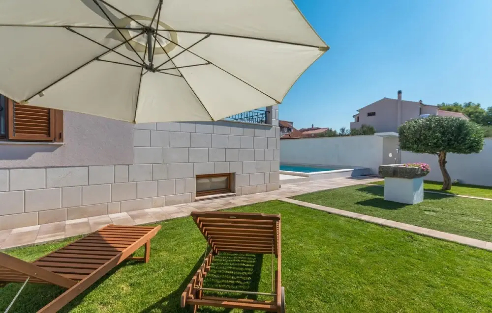 Amazing Home in Biograd na Moru With 4 Bedrooms, Wifi and Outdoor Swimming Pool