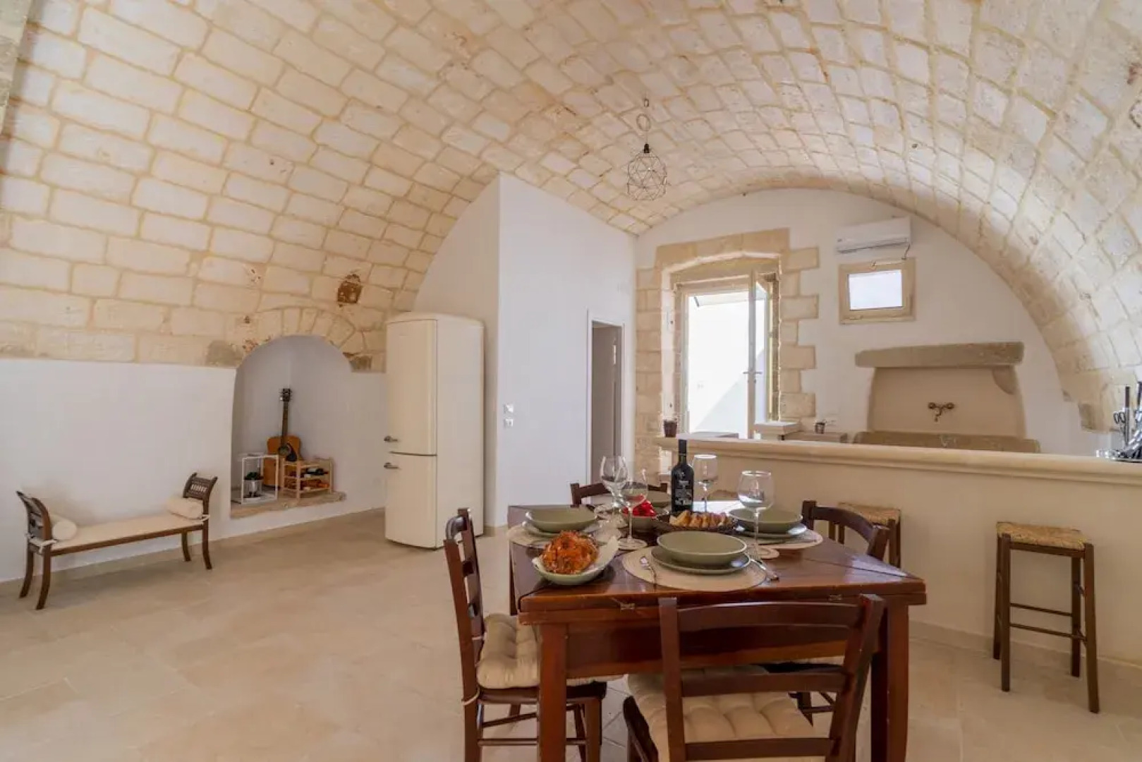 2873 Villa Pussacra by Barbarhouse