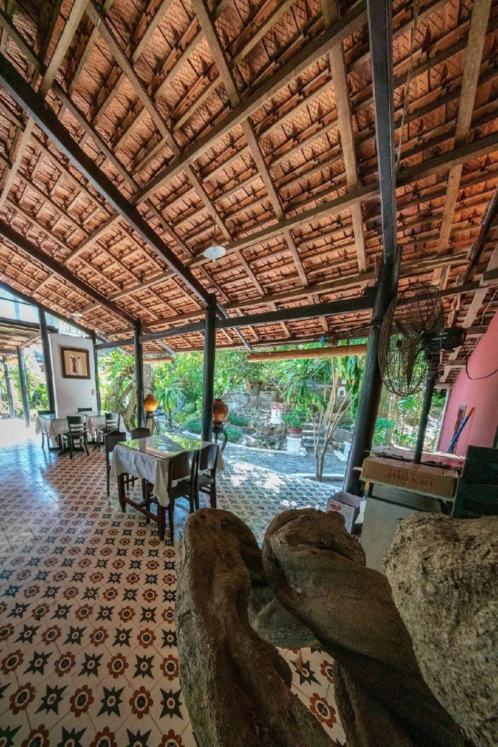 Ven Song Riverside Hotel