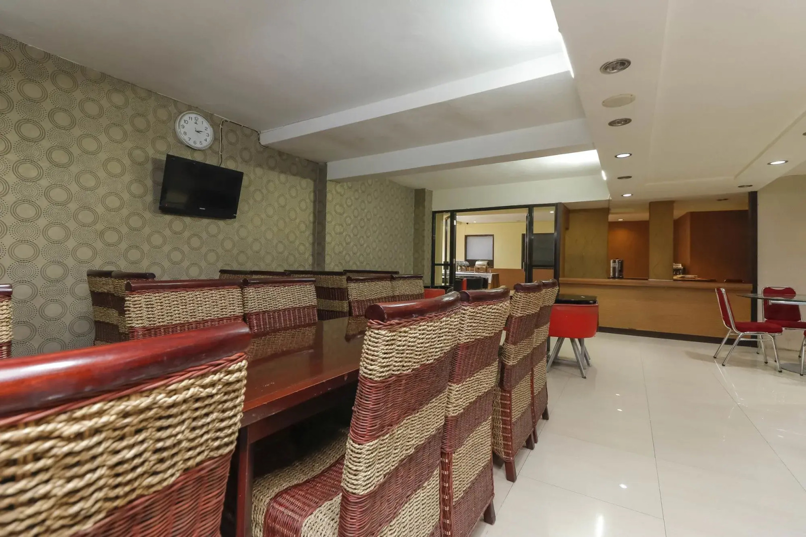 RedDoorz Plus @ Grand Populer Hotel