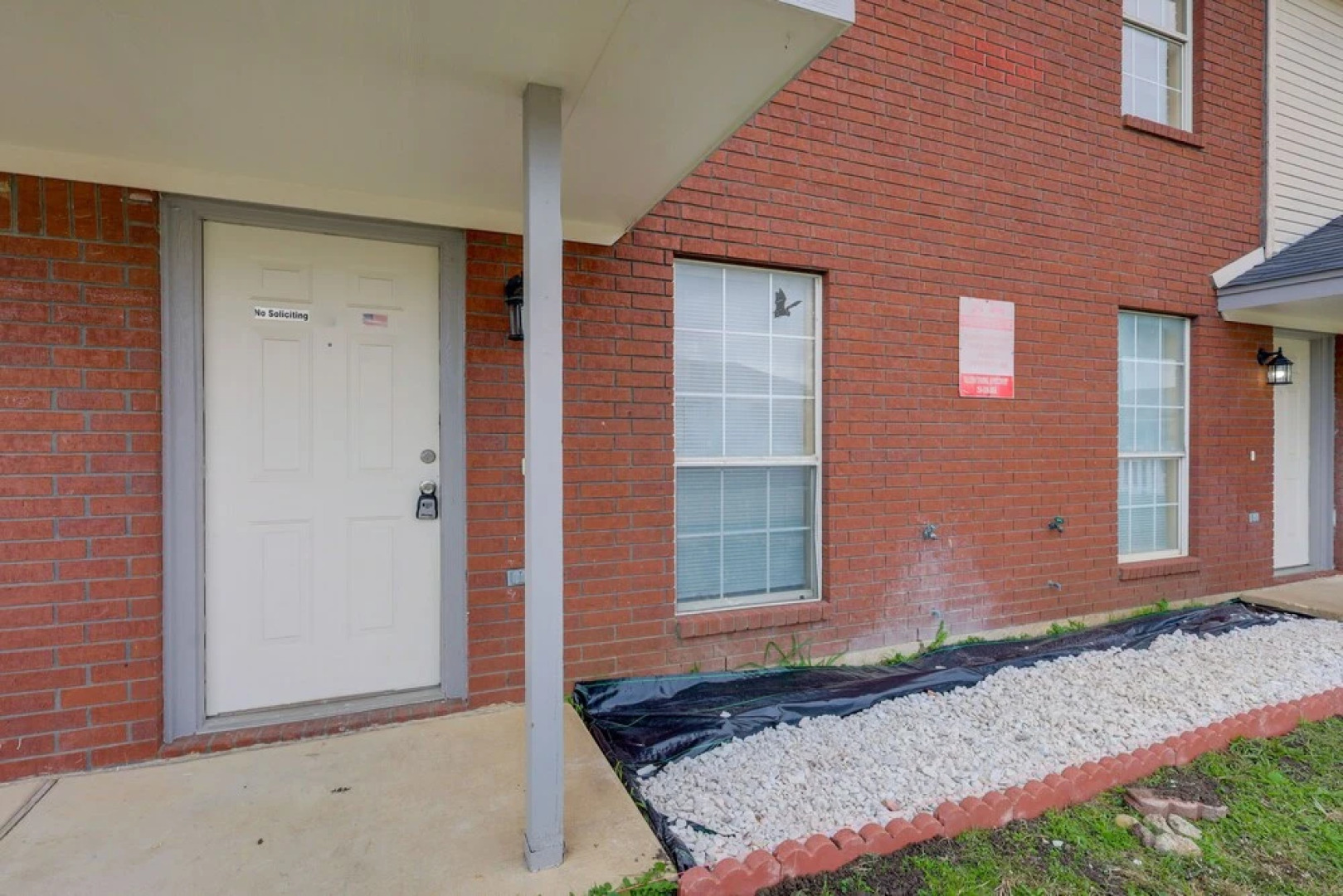 ~ 2 Blocks to Shops: Quaint Killeen Townhome!