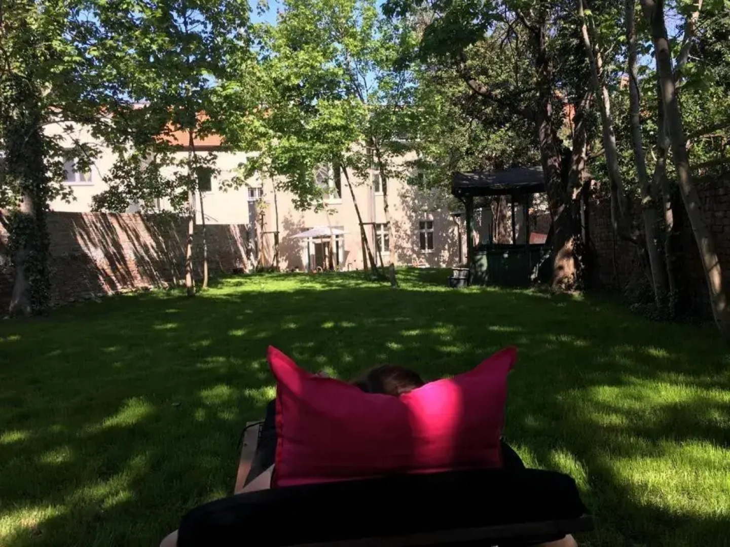 JETHON Studio-Appartement im Grünen