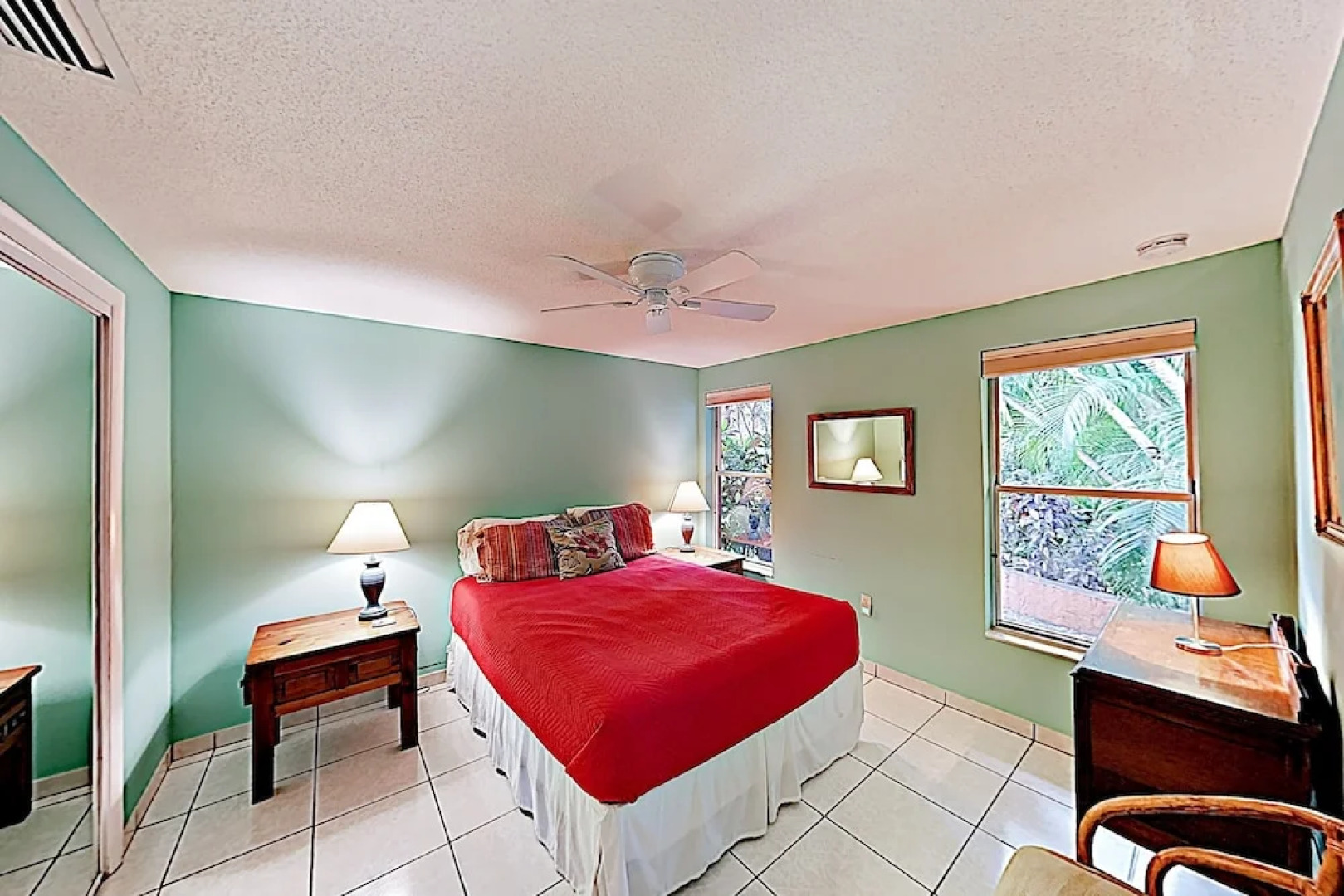 Tropical Gem on Water - 3 Br Home