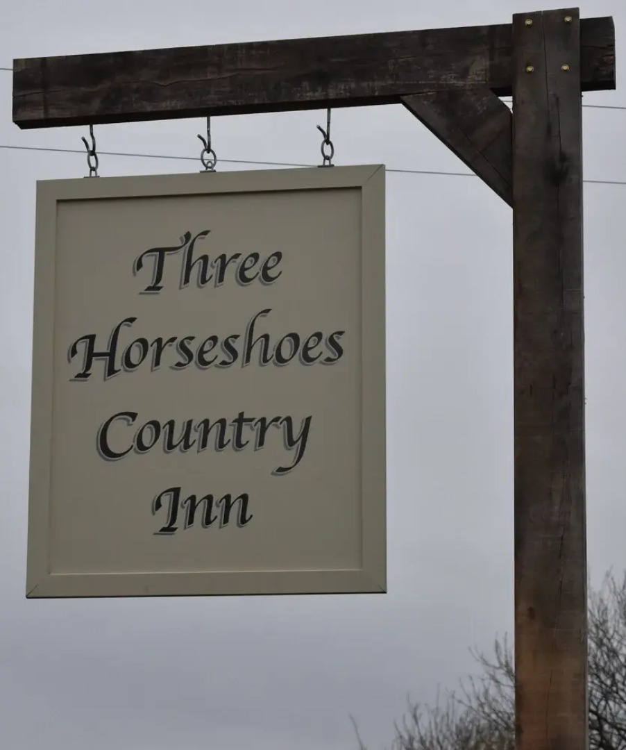 Three Horseshoes
