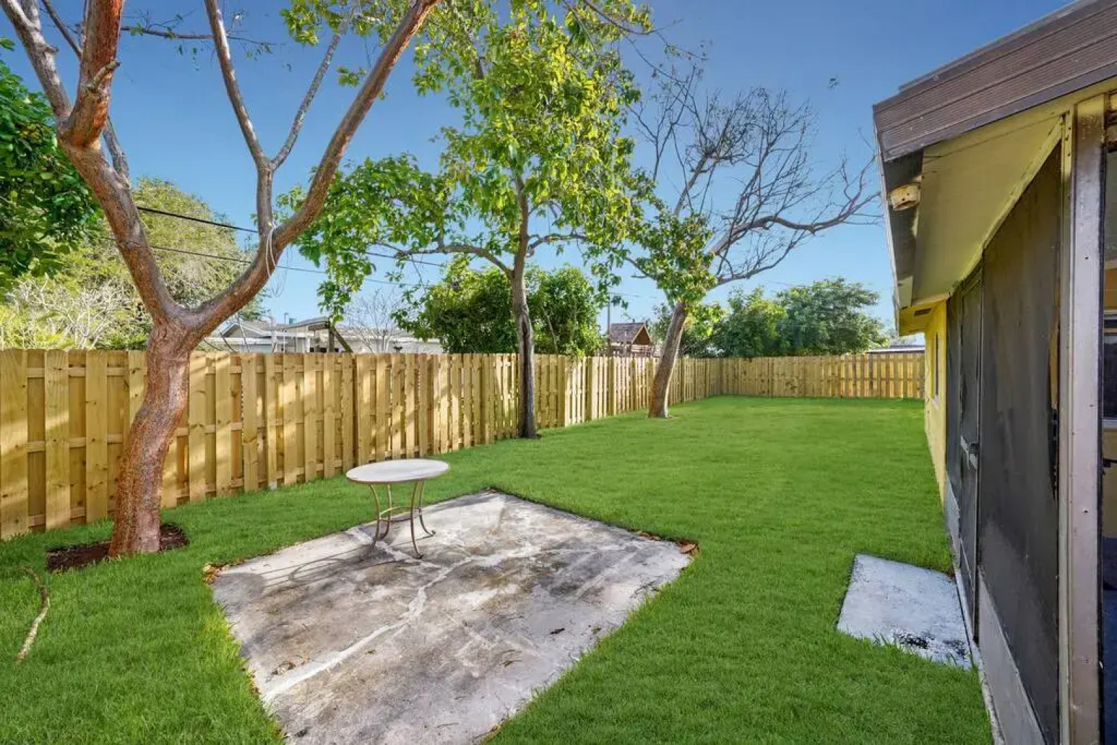 Yellow house in Davie