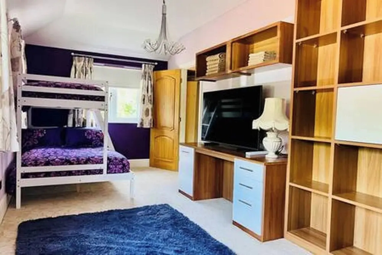 Stratford 4 BR Family Mansion With Pool, Gym & BBQ