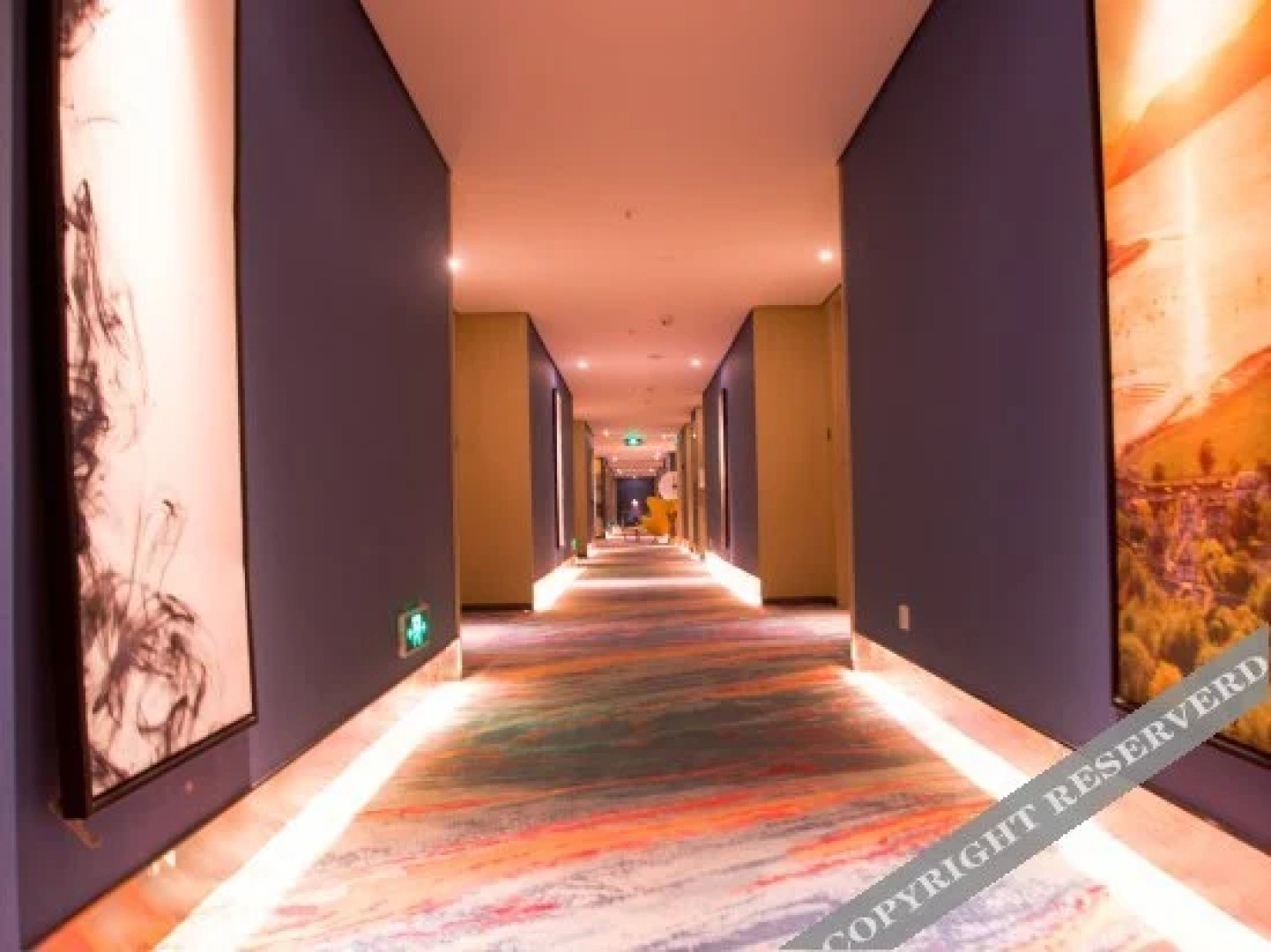 Elong Deluxe International Hotel (Yingcheng Plaza Yigou City)