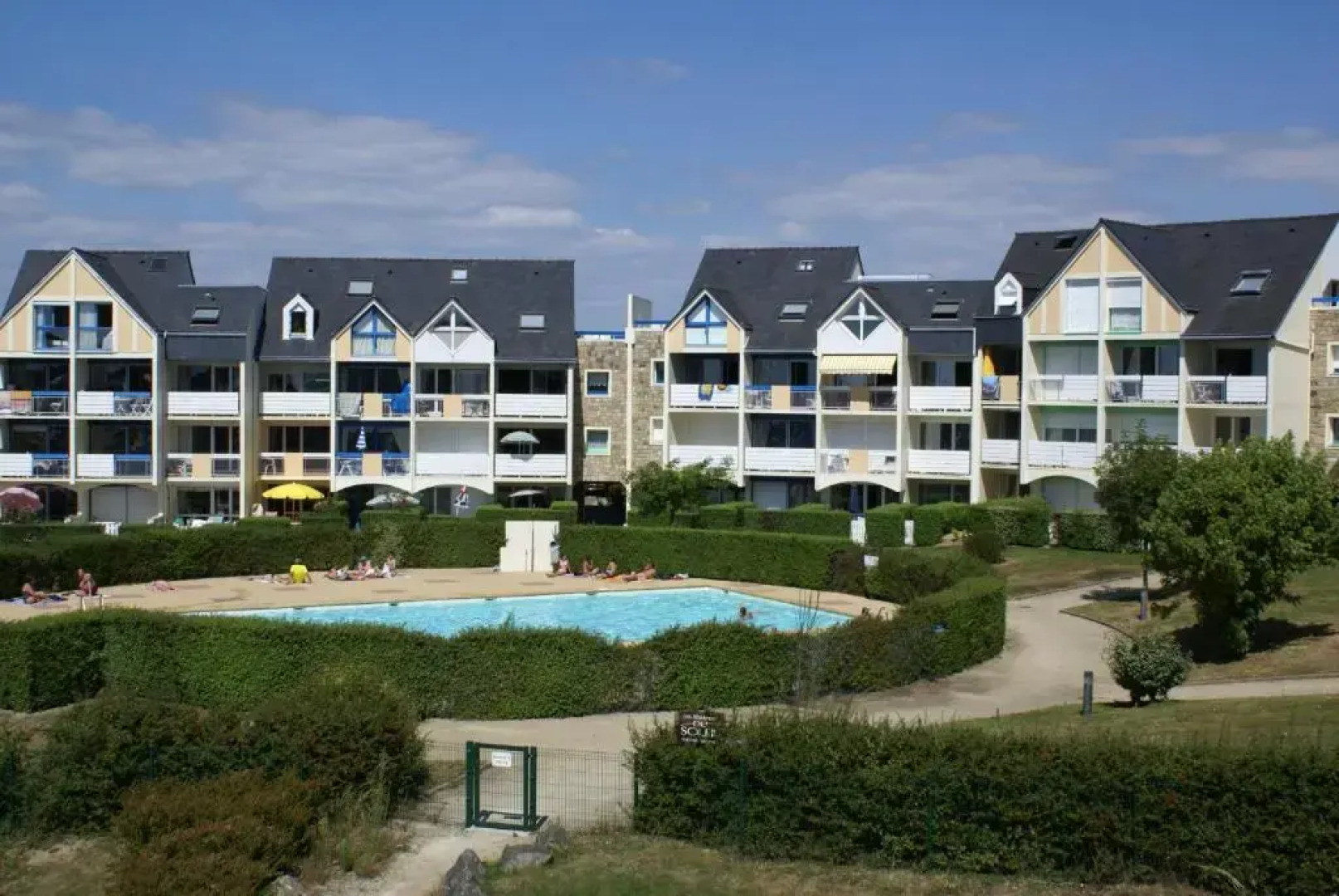 REF 003 STUDIO Vue sur port Résidence du Soleil