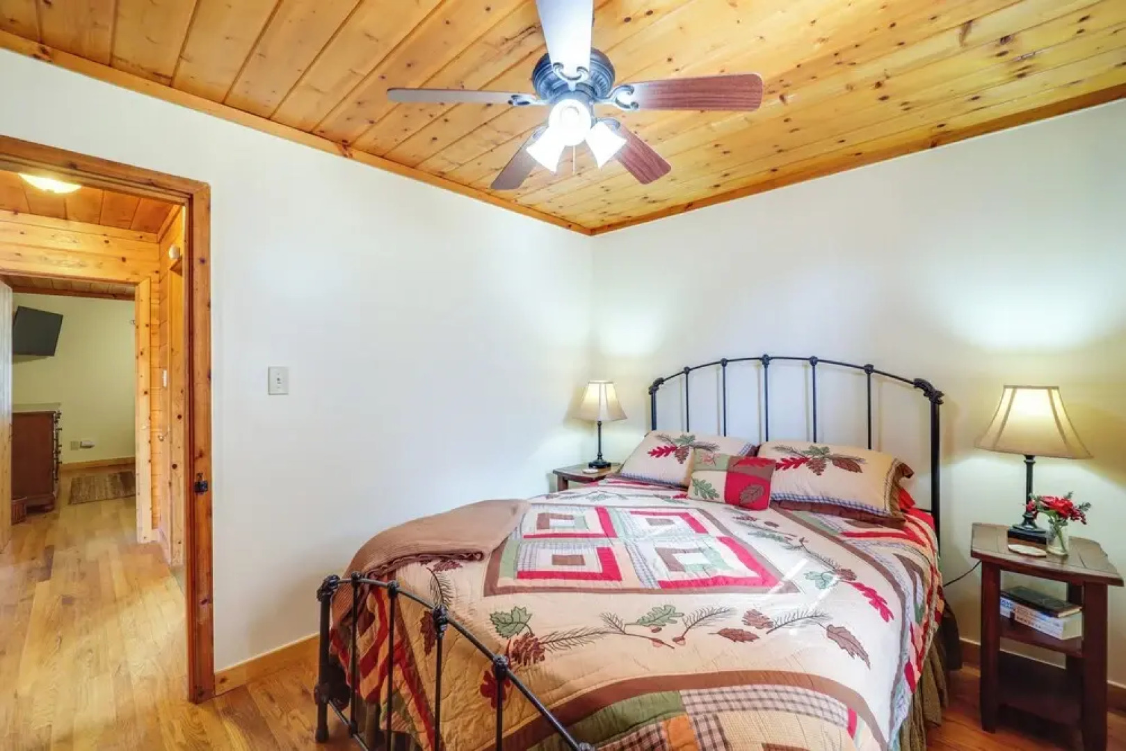 Secluded Lenoir Cabin: 4 Mi to Dtwn Blowing Rock