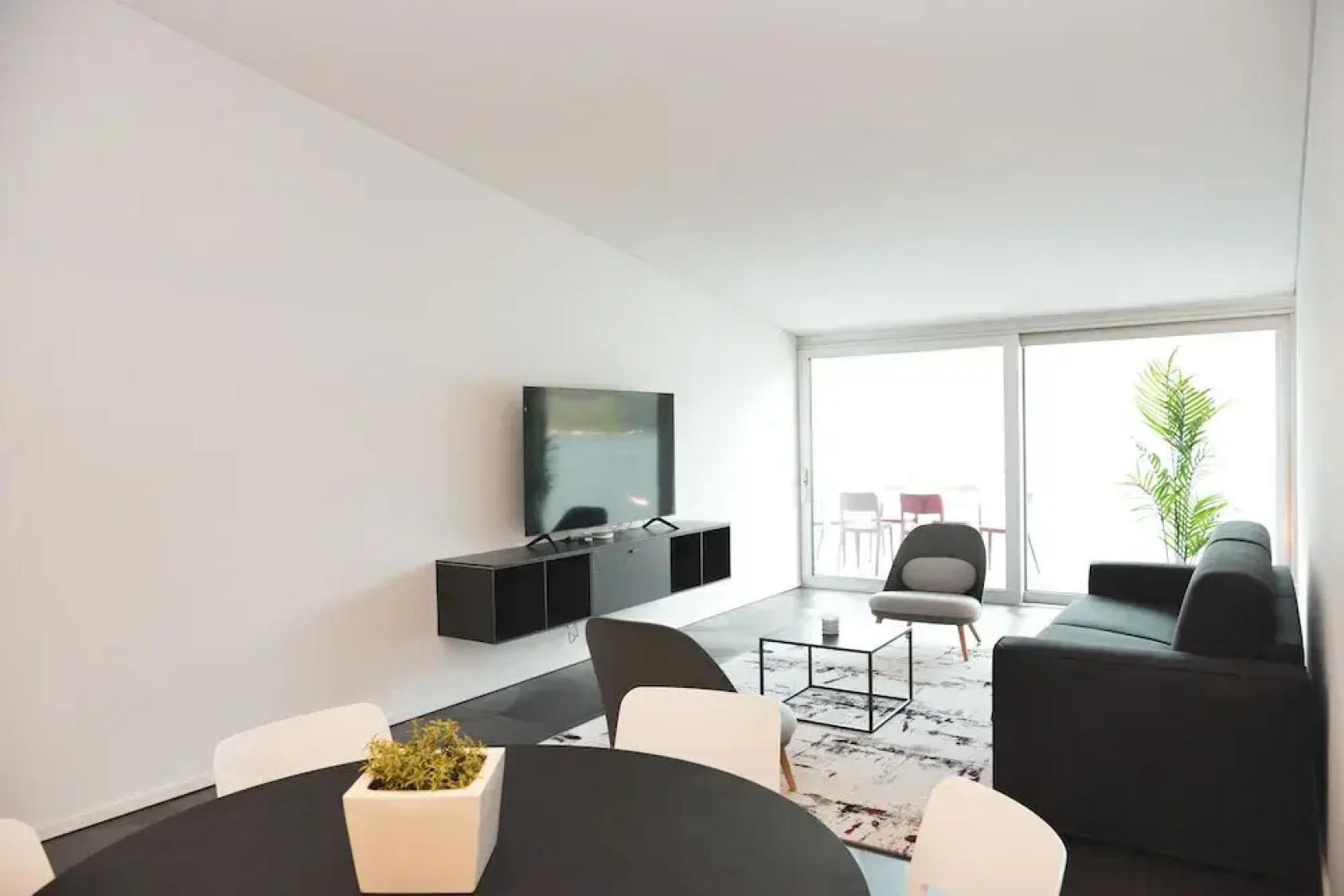 One & Only Lake View Penthouse No01
