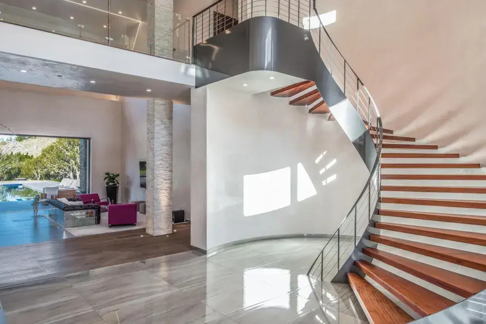 Lx1a: Luxury Contemporary Villa in The Middle of Nature