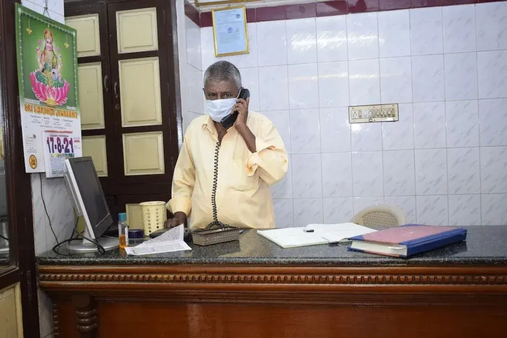 Parisha Residency - Temple Side Hotel