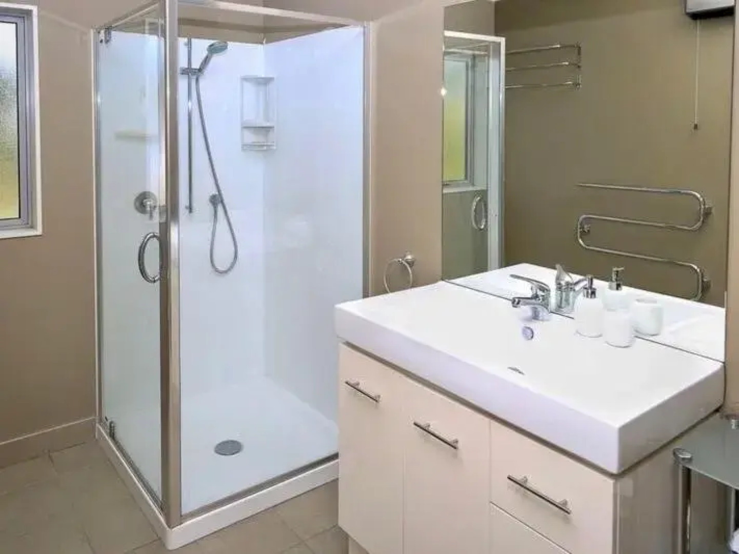 Harakeke House Downstairs - Ohakune Unit