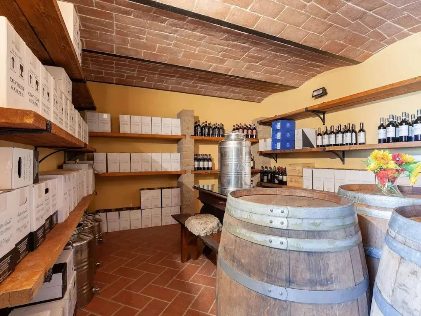 Tuscan Farmhouse in Peccioli with Swimming Pool near Lakes