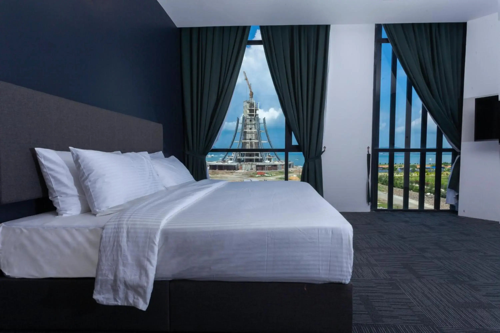 WE Hotel